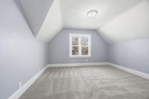 864 Sims Avenue, Saint Paul, MN 55106
