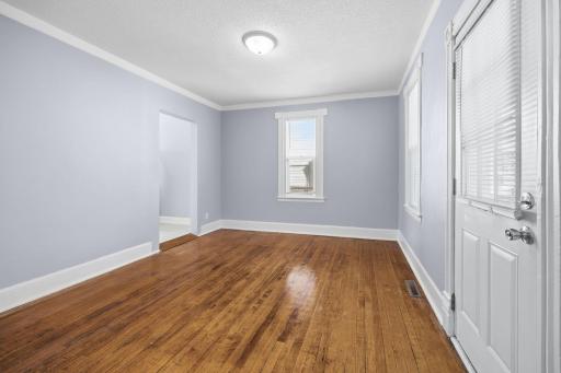 864 Sims Avenue, Saint Paul, MN 55106