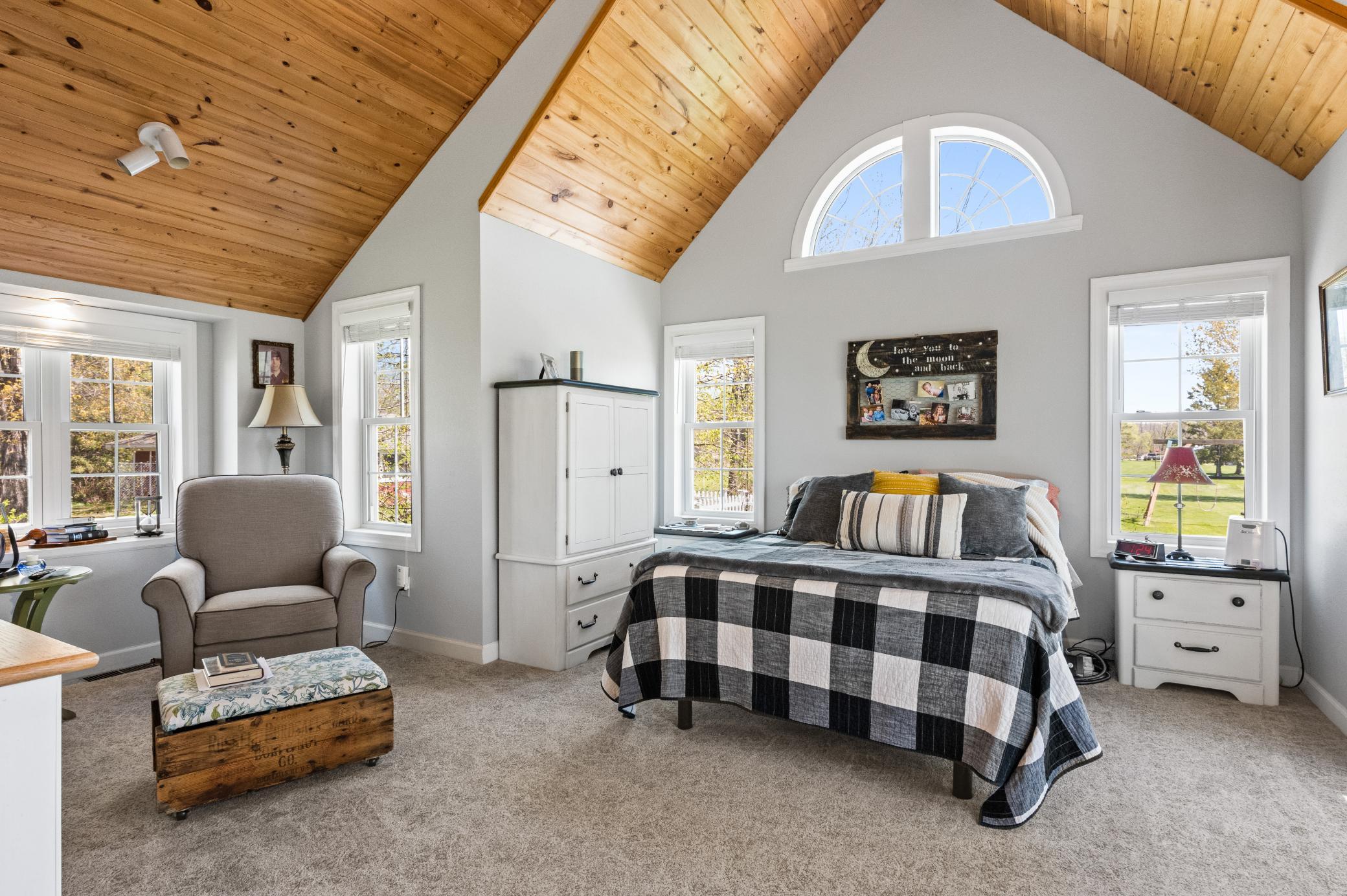 12 Spectacual Master Suite.jpg