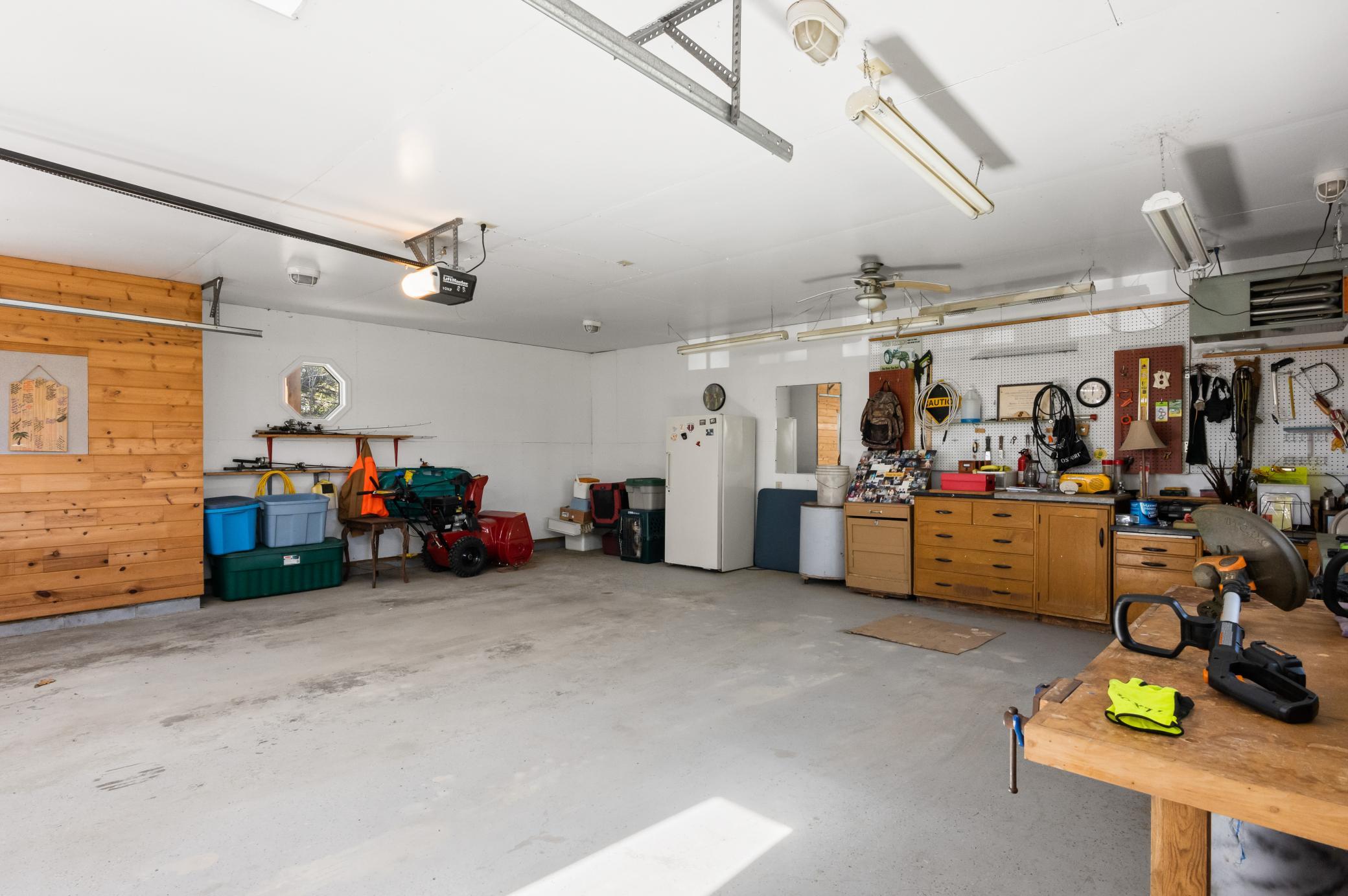 26 Heated 25 x 23 garage.jpg