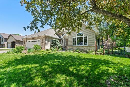 1320 Griffin Avenue, Mahtomedi, MN 55115