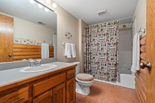 1320 Griffin Avenue, Mahtomedi, MN 55115
