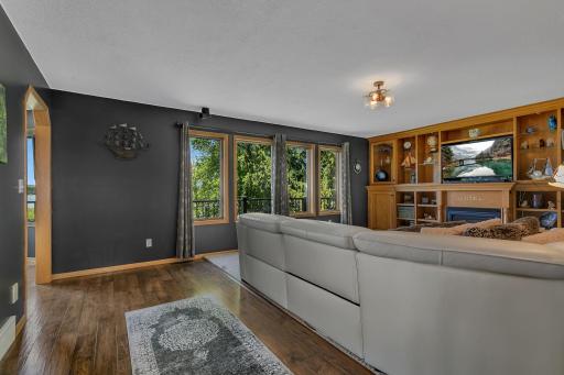 410 Sundown Drive, Avon, MN 56310