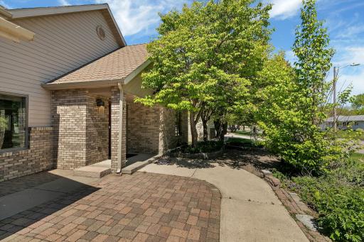 410 Sundown Drive, Avon, MN 56310