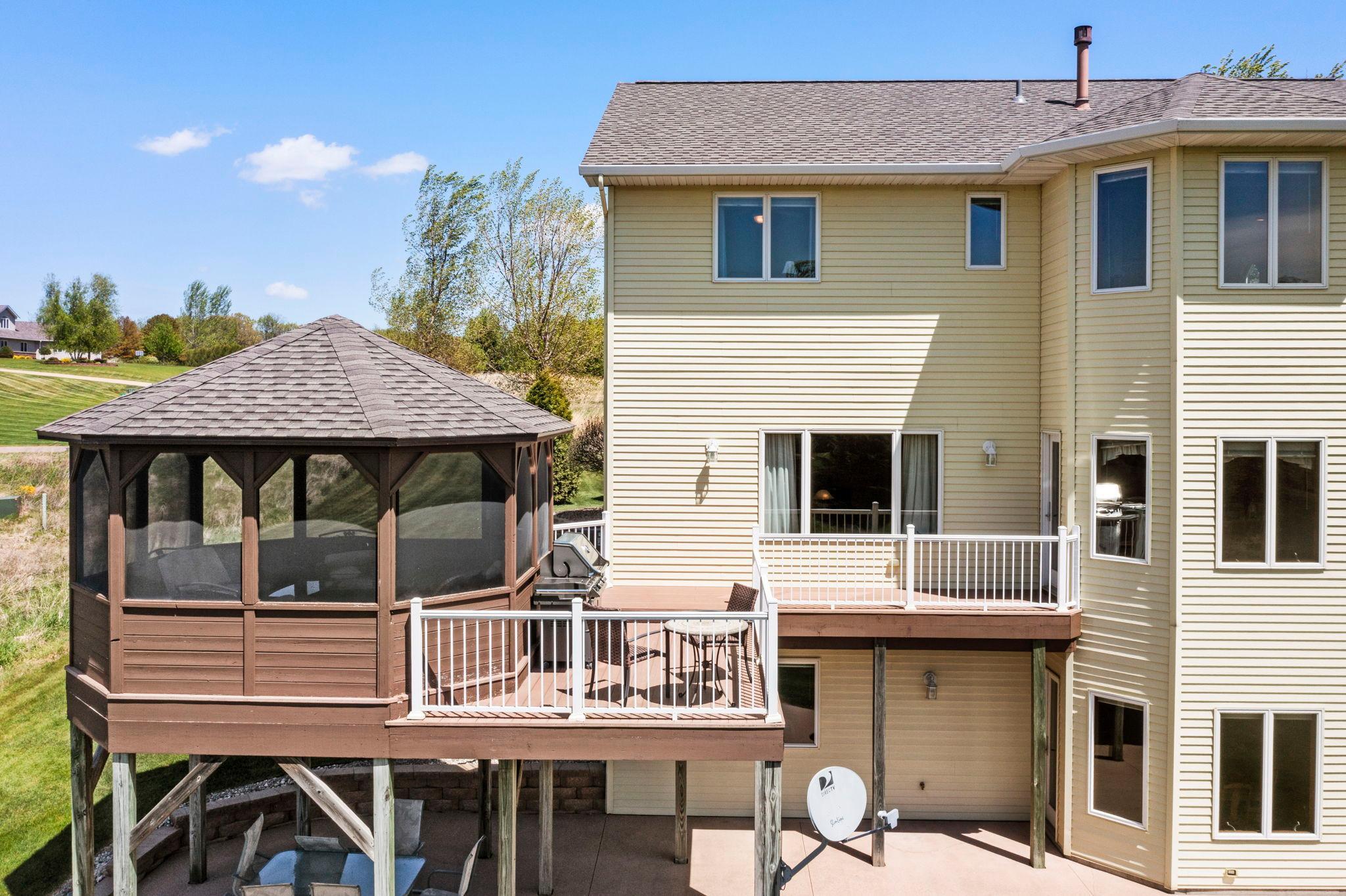 100-web-or-mls-1413 27th St NW-37.jpg