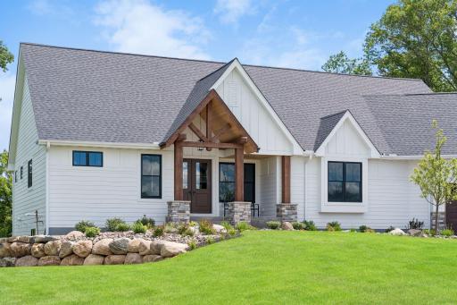 Welcome Home! 2374 Swedish Drive Northeast