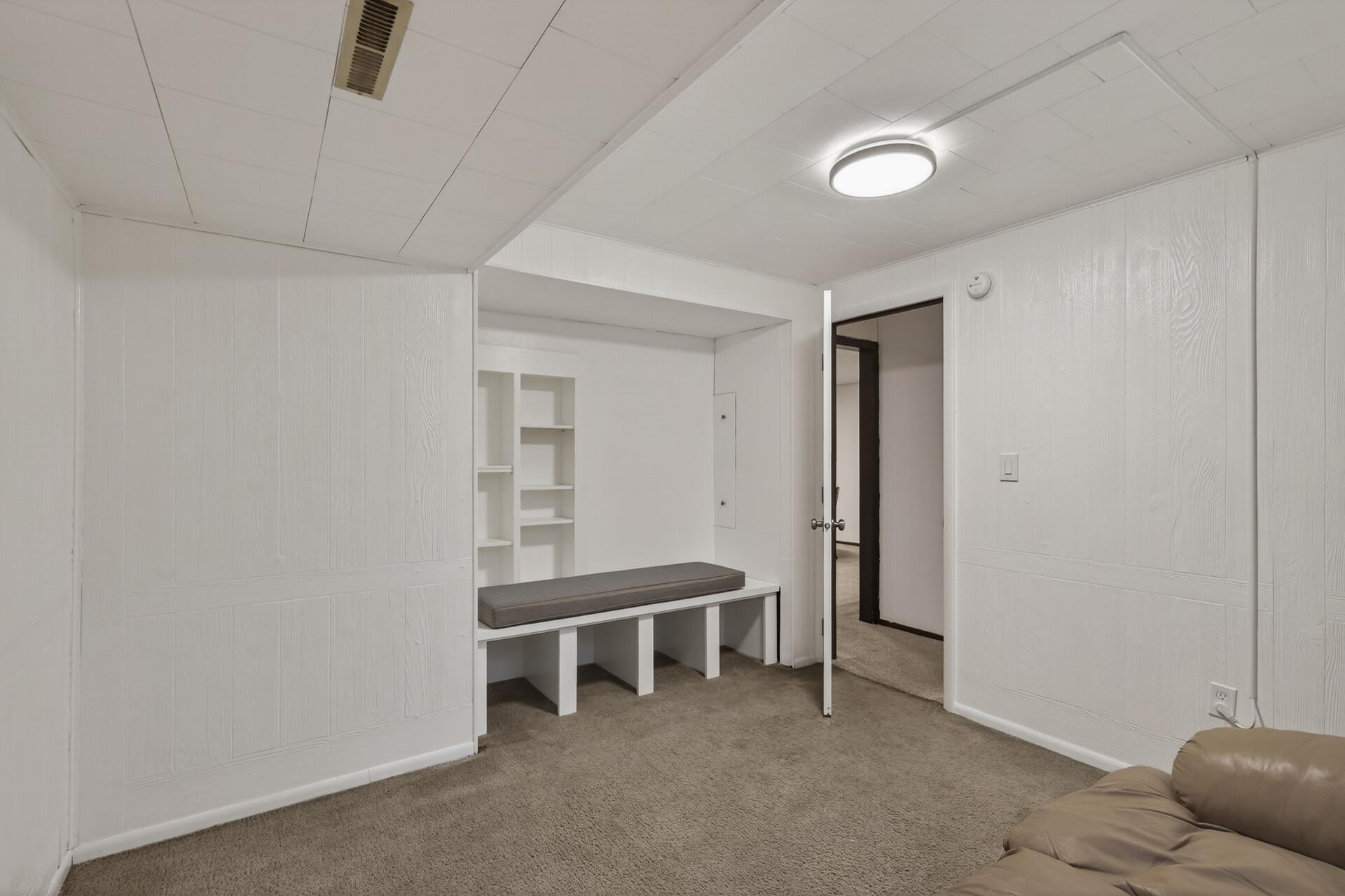 Built-in shelving and bench