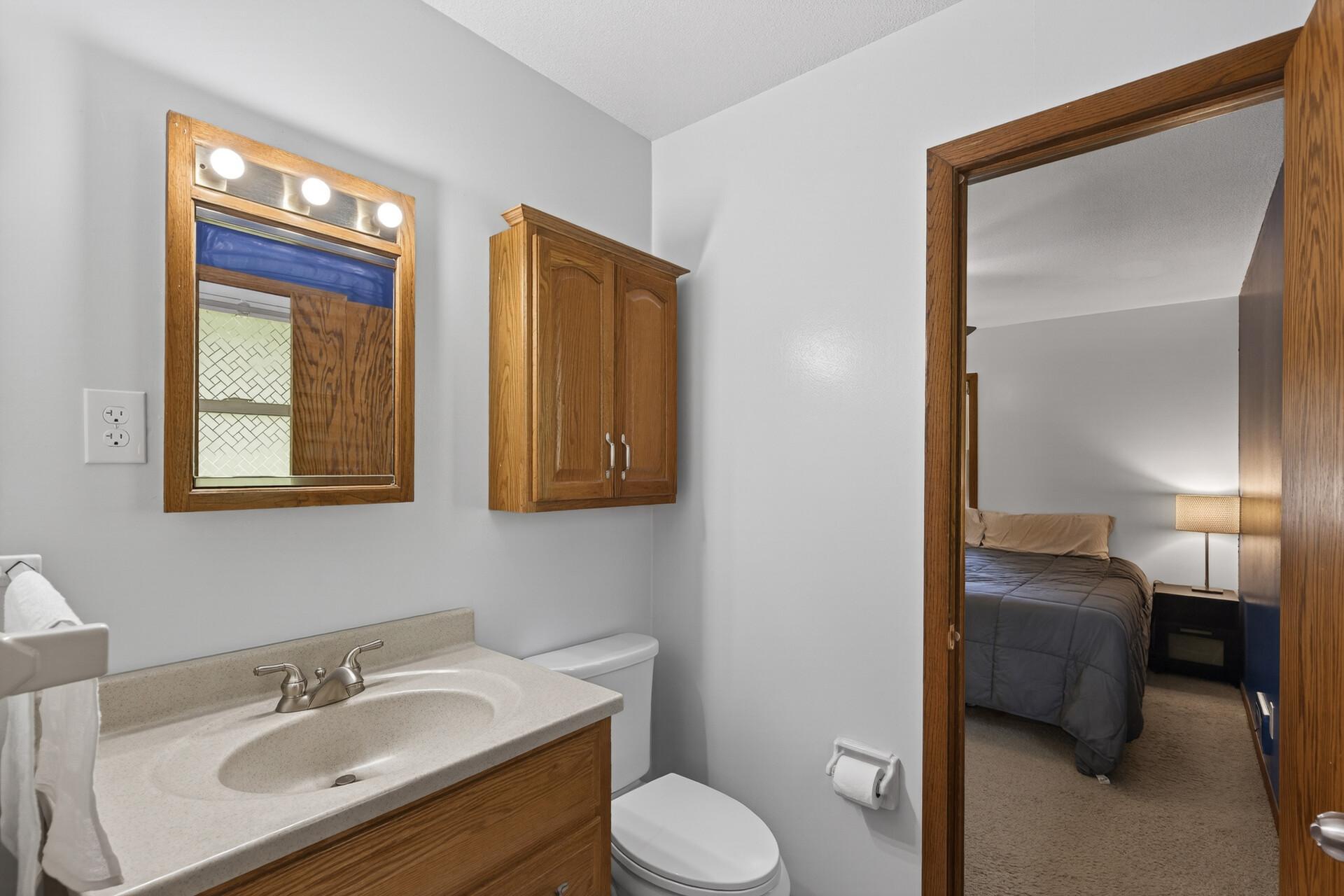 Private primary 1/2 bathroom