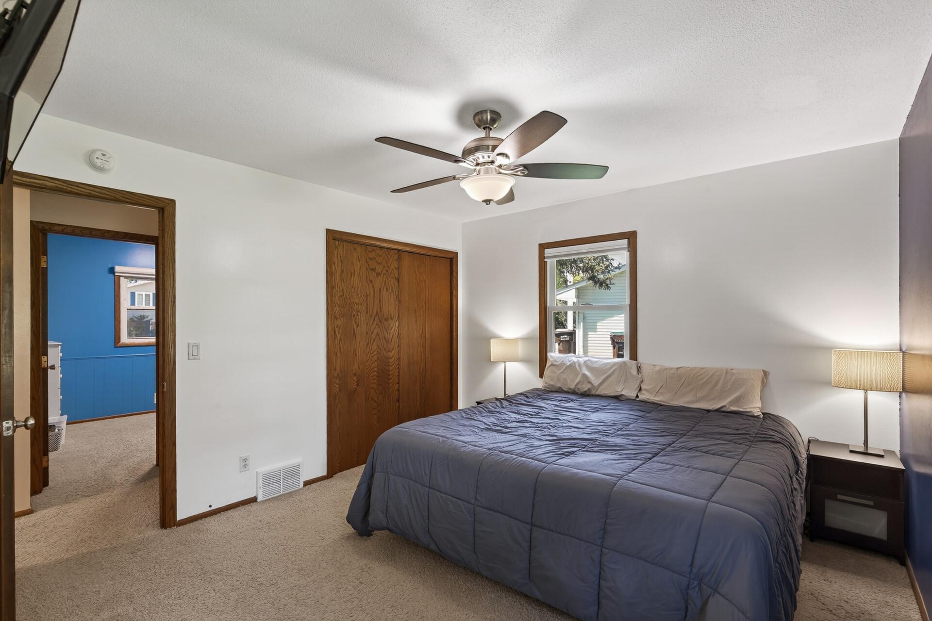Neutral decor and good natural light