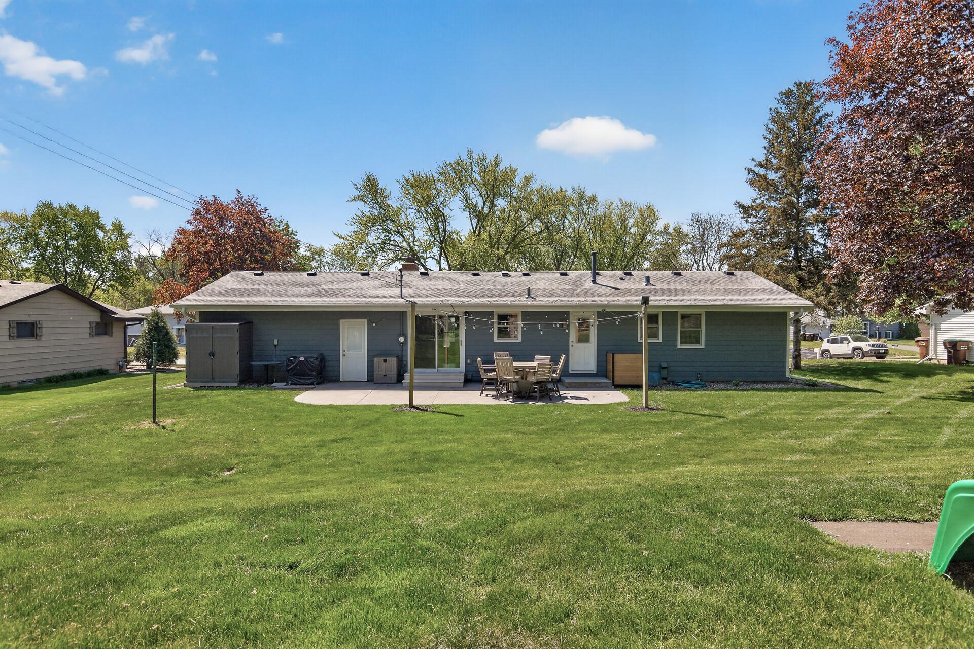 Spacious backyard for yard games