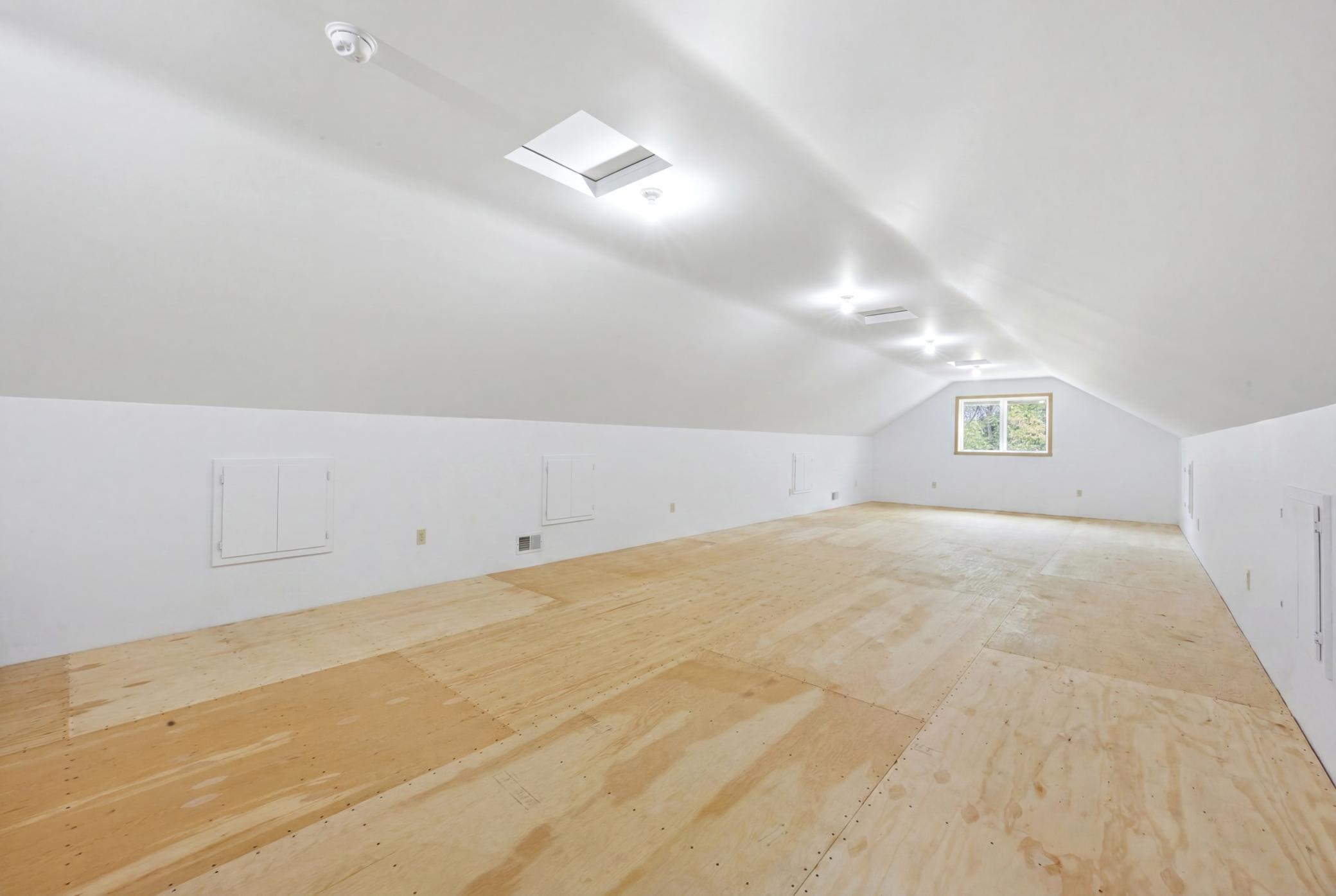 Bonus Room or 4th Bedroom