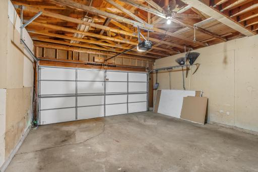 17468 Rustic Hills Drive, Eden Prairie, MN 55346
