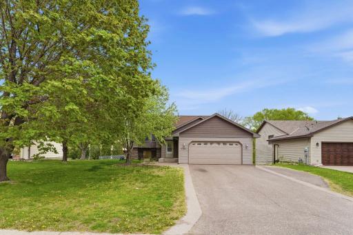 6566 Black Duck Drive S, Lino Lakes, MN 55014