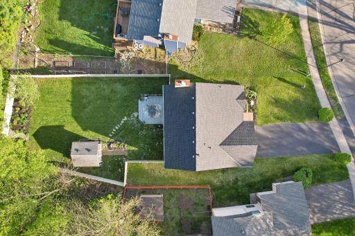 17698 S Shore Lane W, Eden Prairie, MN 55346