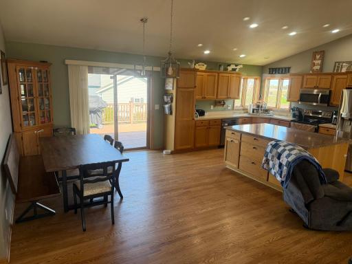 125 Sandstone Drive NW, Eyota, MN 55934