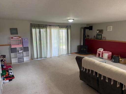 125 Sandstone Drive NW, Eyota, MN 55934