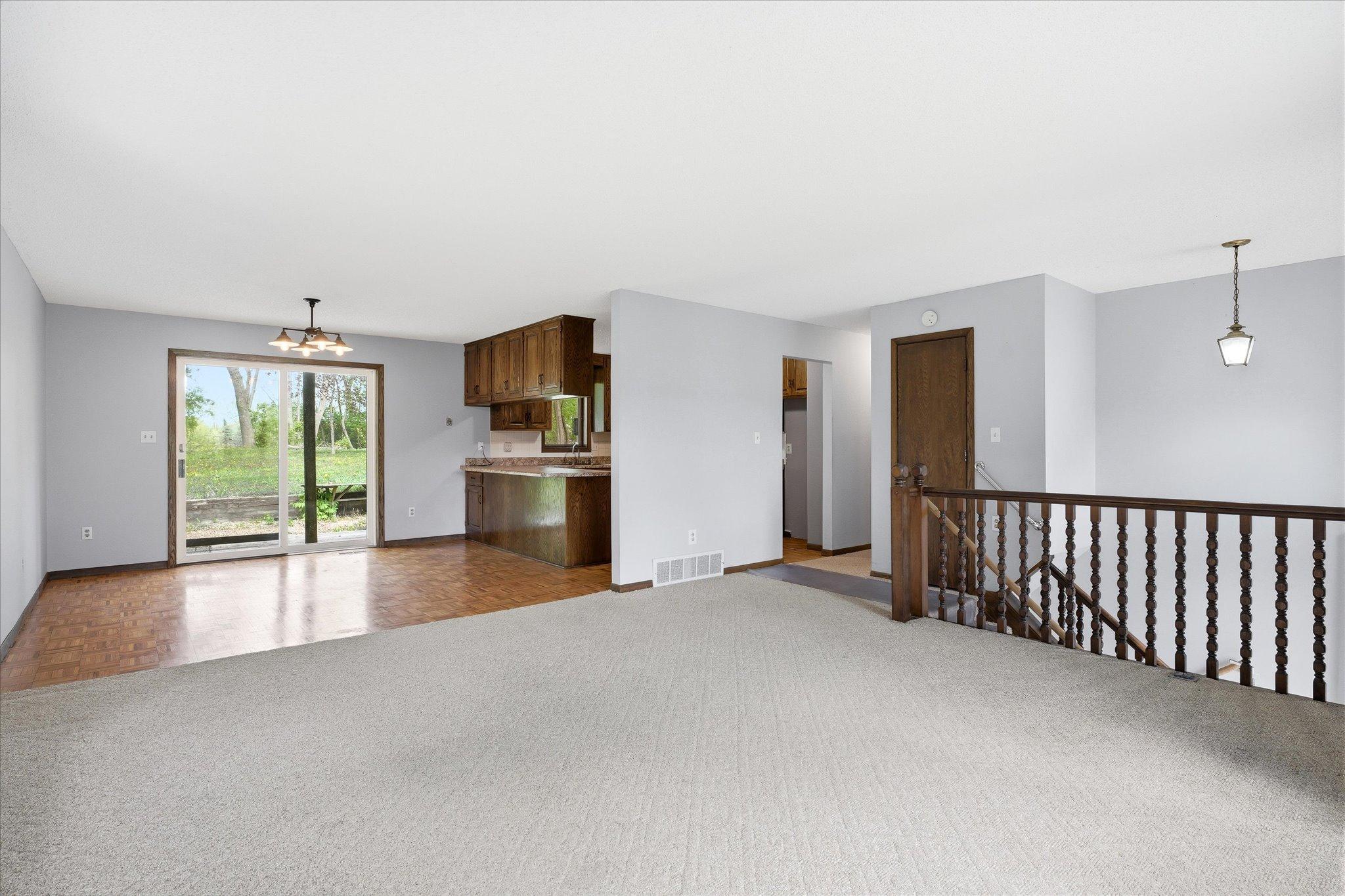 Plenty of room for large gatherings.