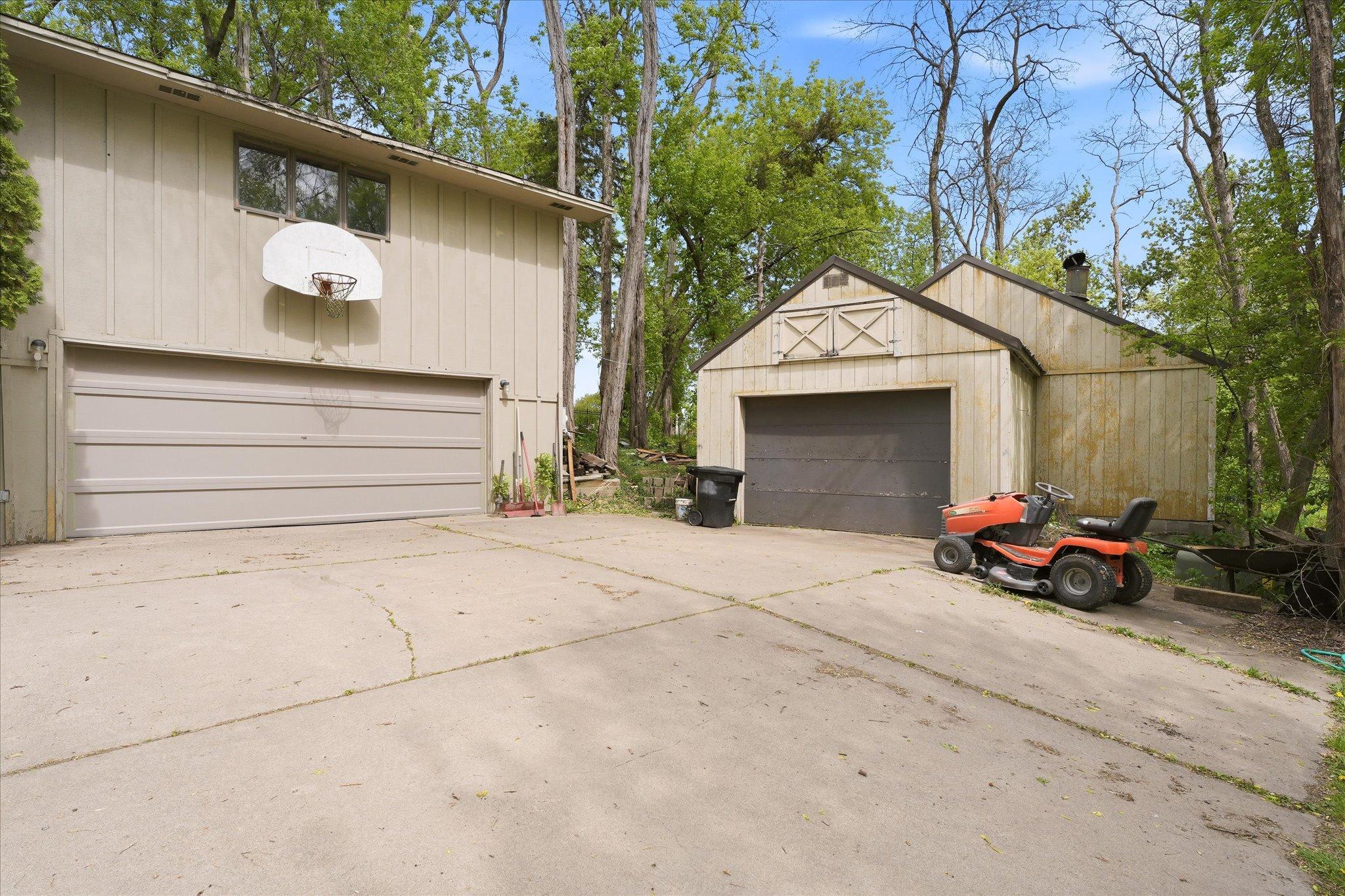 The 34 x 23 detached garage/shop is perfect for storage and a workshop.