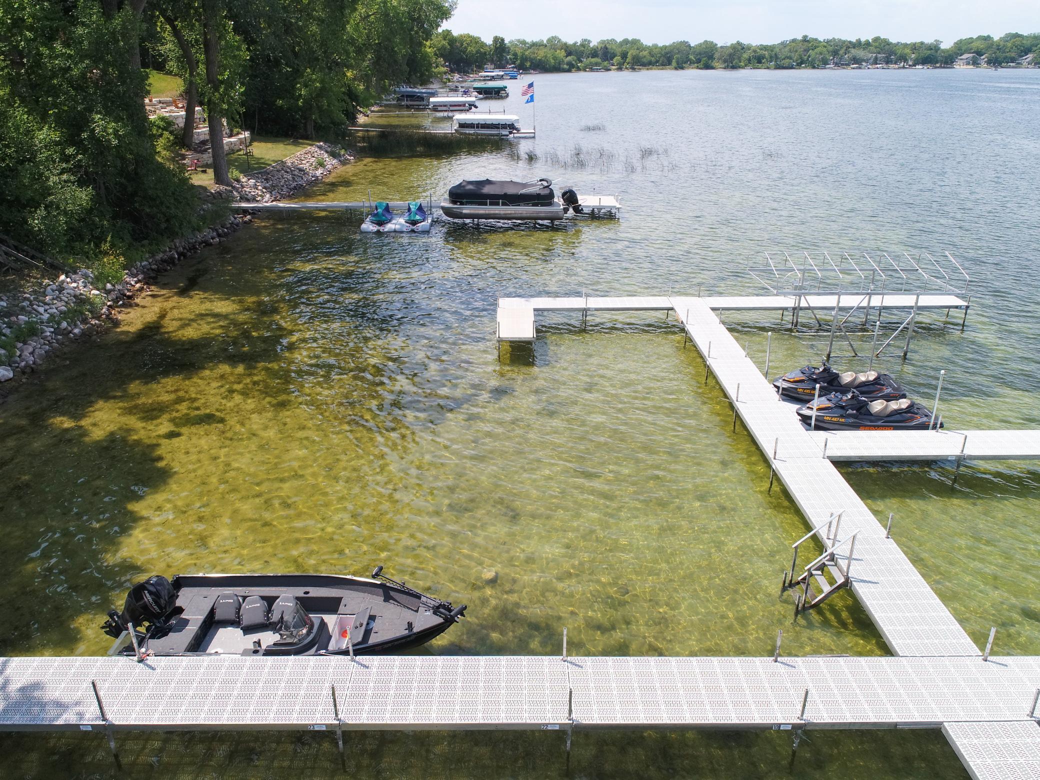 Dock~ area for kids and non-swimmers by the shore