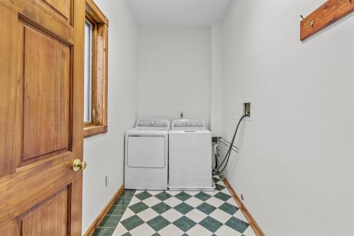 305 Main Avenue N, Braham, MN 55006