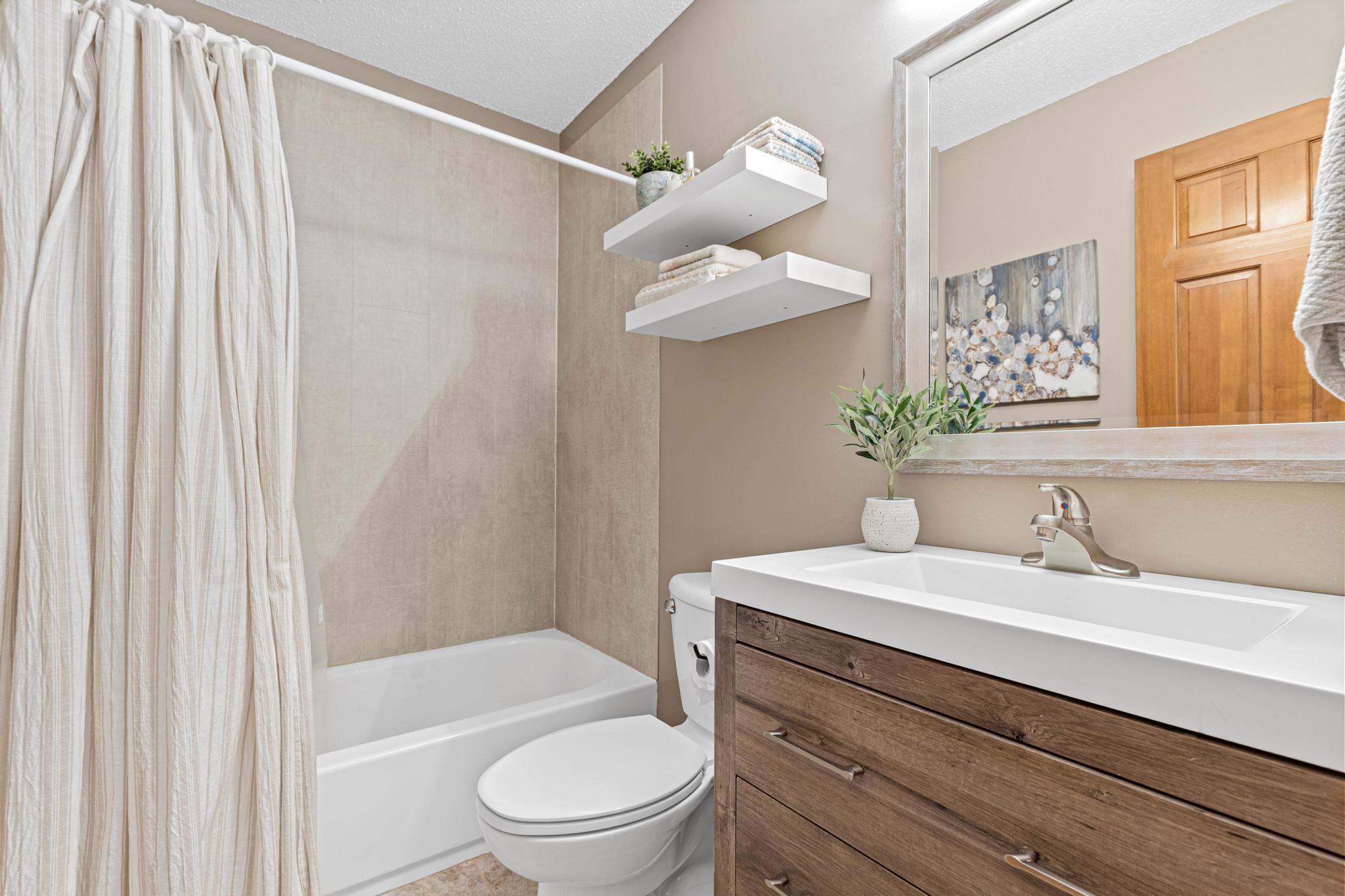 Upper level full bathroom recently remodeled and in dynamite condition.