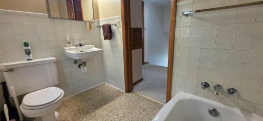 1208 Kent Avenue, Albert Lea, MN 56007
