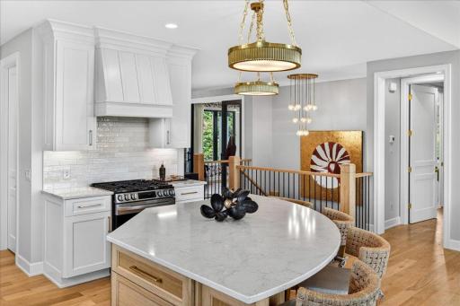 101 Spring Farm Road, North Oaks, MN 55127