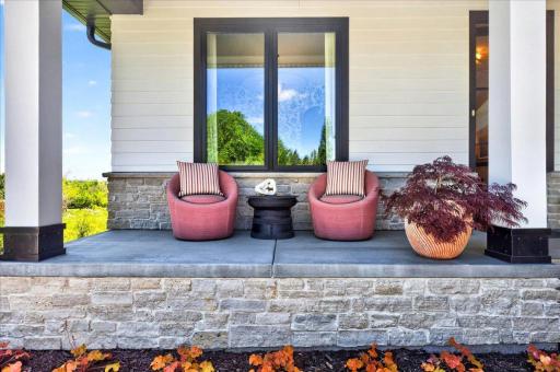 101 Spring Farm Road, North Oaks, MN 55127