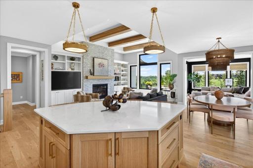 101 Spring Farm Road, North Oaks, MN 55127