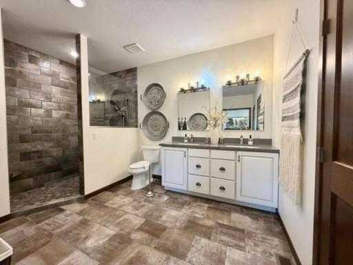 37037 337th Street, Redwood Falls, MN 56283