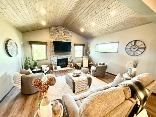 37037 337th Street, Redwood Falls, MN 56283