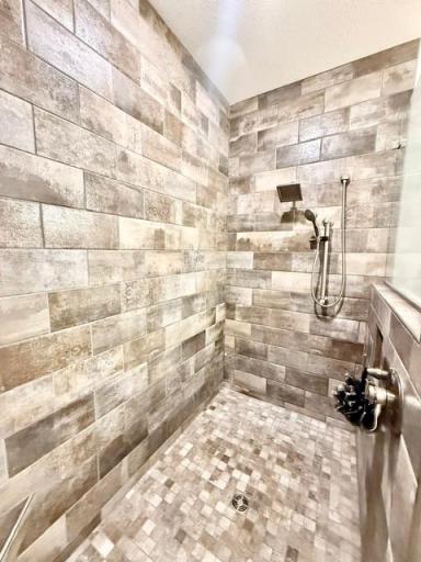 37037 337th Street, Redwood Falls, MN 56283