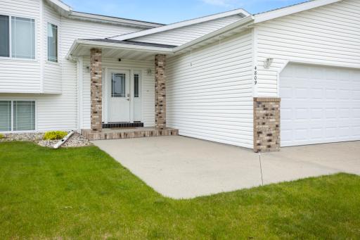 4809 43rd Street S, Fargo, ND 58104