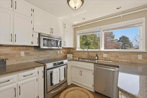 1918 W Kent Road, Duluth, MN 55812