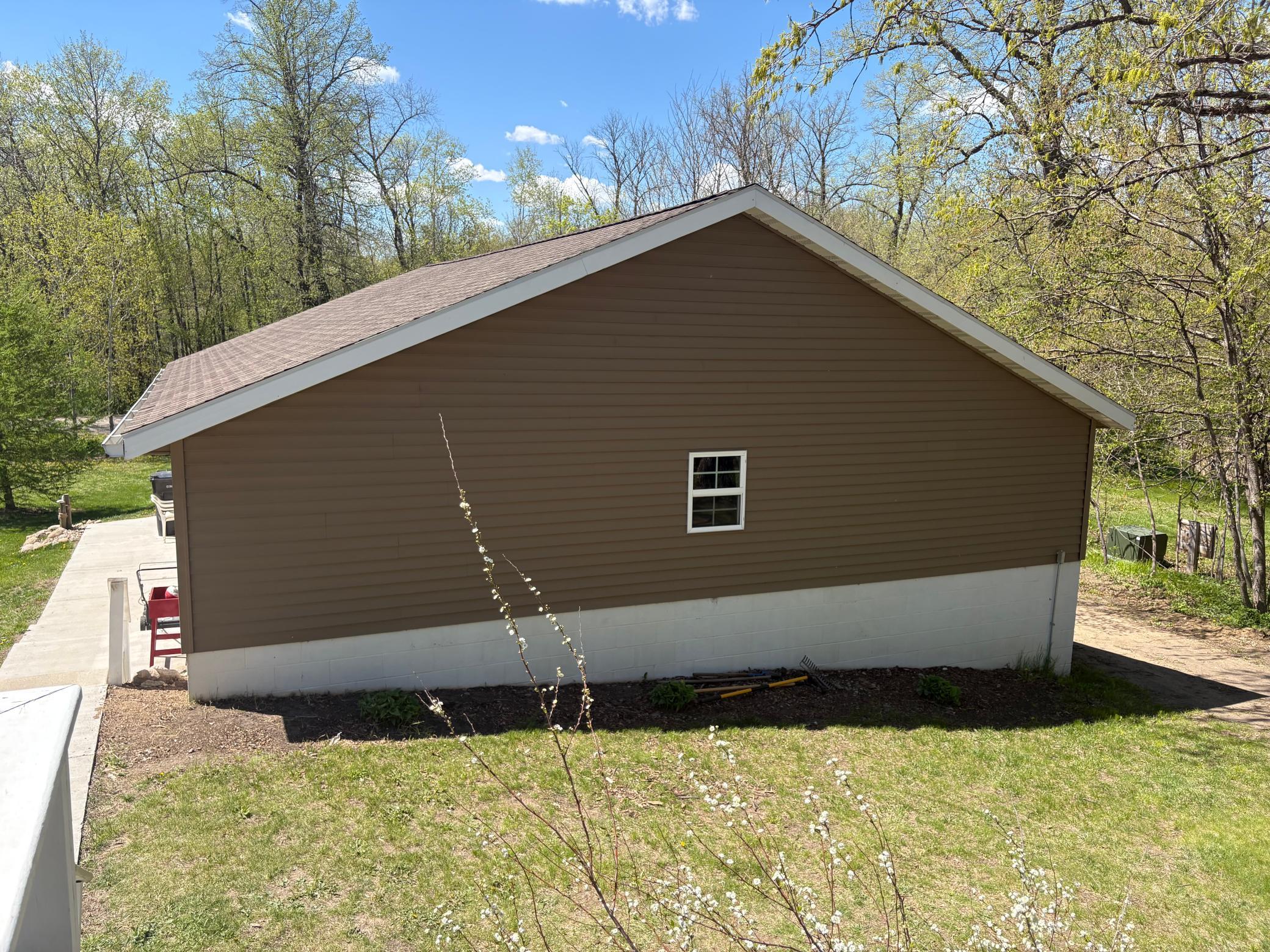 Detached Garage