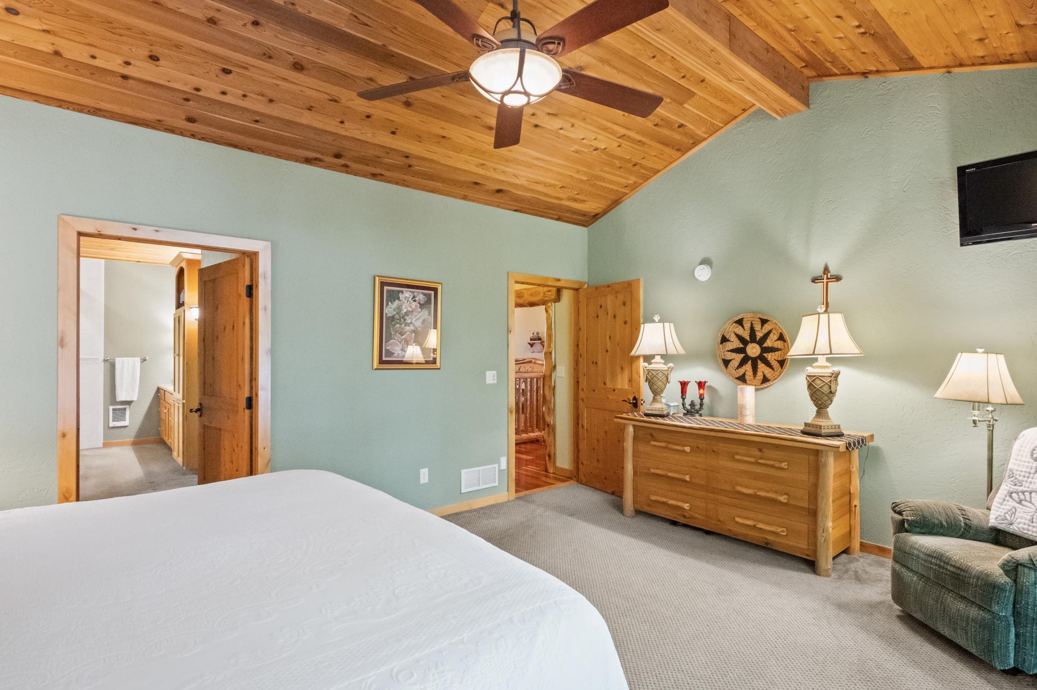 Owner's suite with private bath and walk-in closet