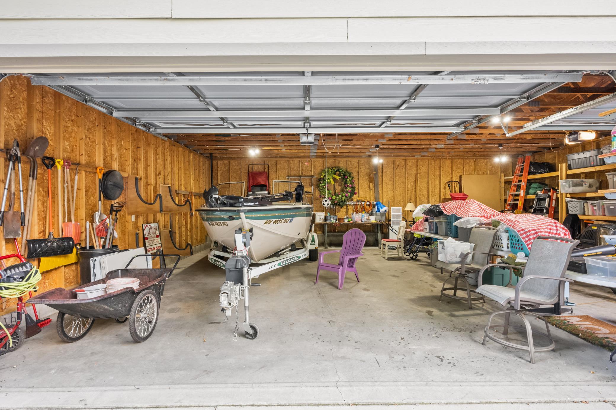 Extra 28 x 36 3-car garage!