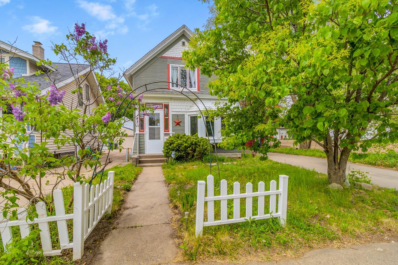 Welcome to 43 Wyoming St W!