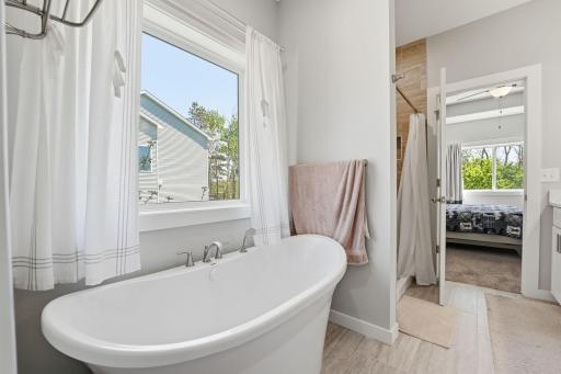 642 Alaska Place S, Cambridge, MN 55008