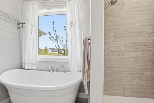 642 Alaska Place S, Cambridge, MN 55008