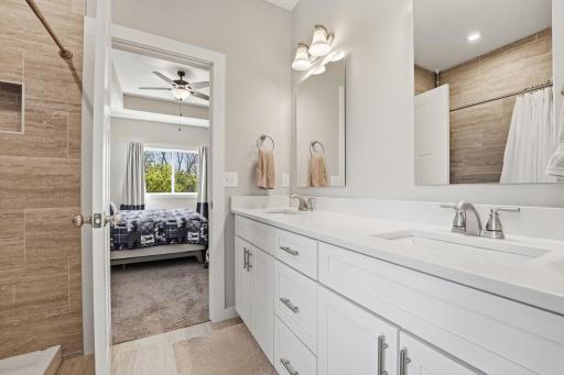 642 Alaska Place S, Cambridge, MN 55008