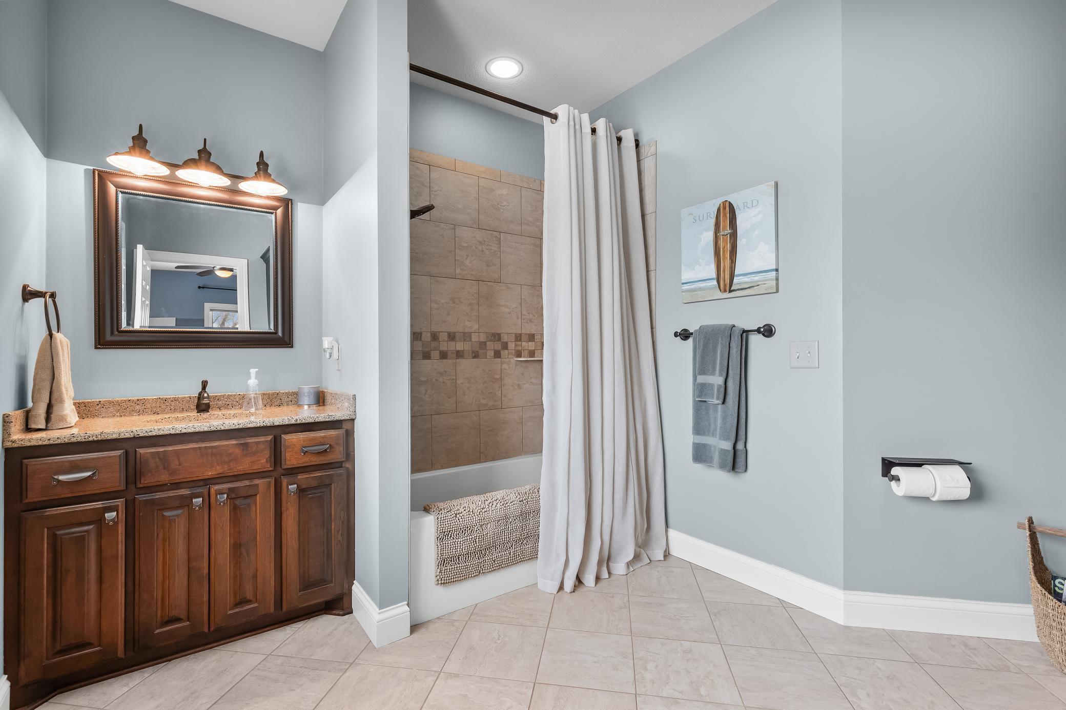 Bed 3 bath