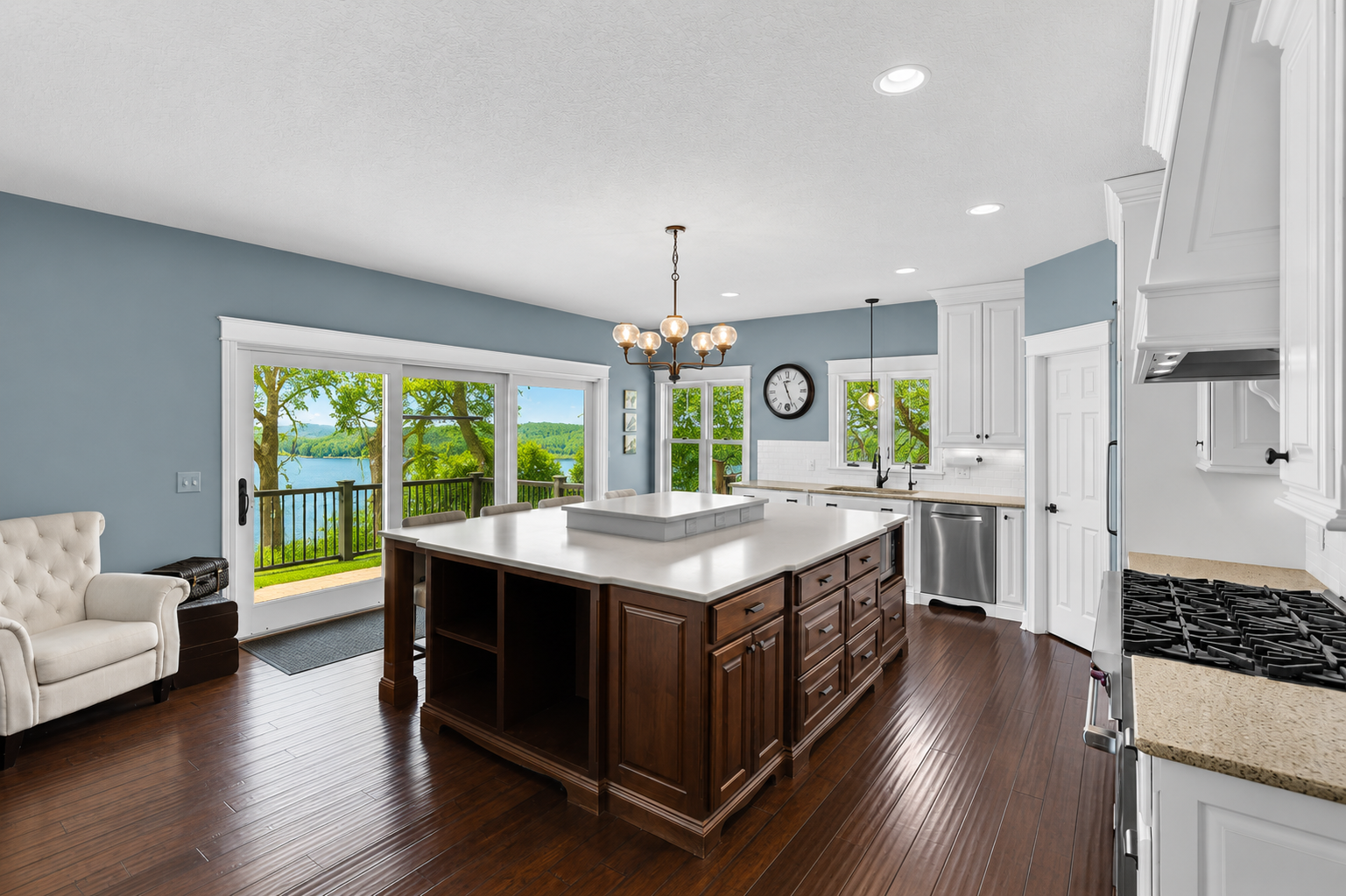 Light and Bright Kitchen