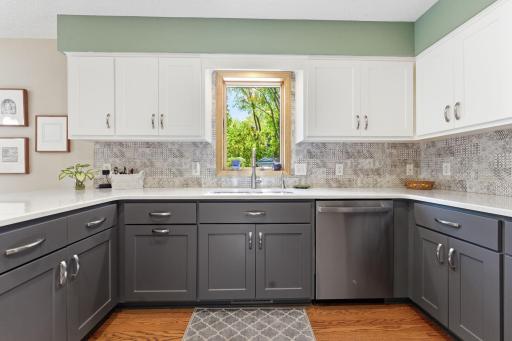 1646 Mayfield Heights Road, Saint Paul, MN 55118