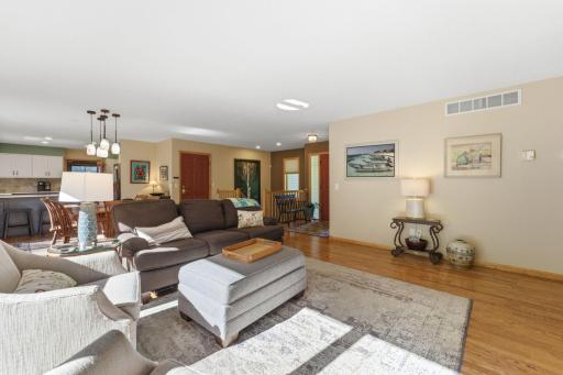 1646 Mayfield Heights Road, Saint Paul, MN 55118