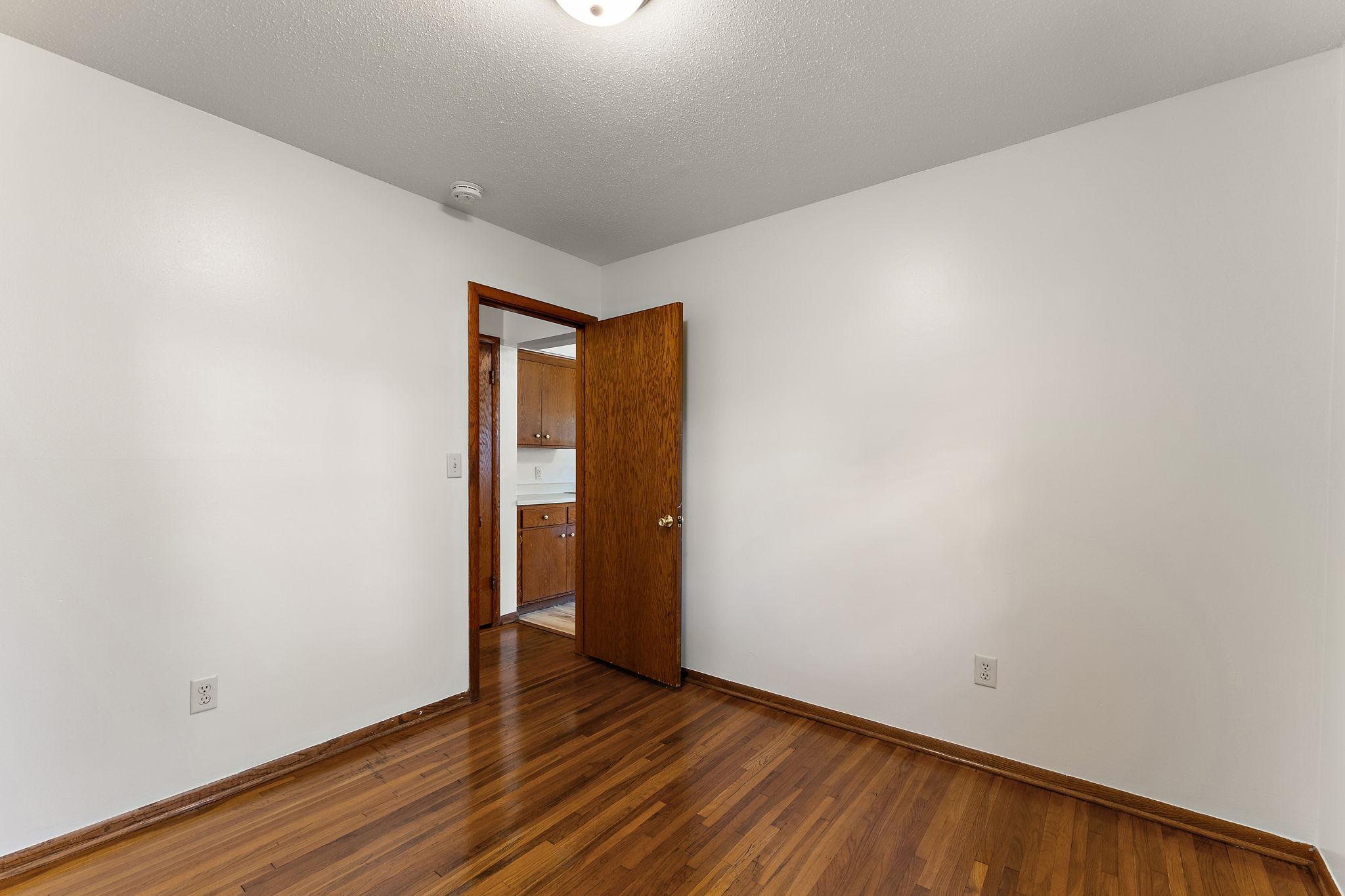 4028 bed 2.jpg