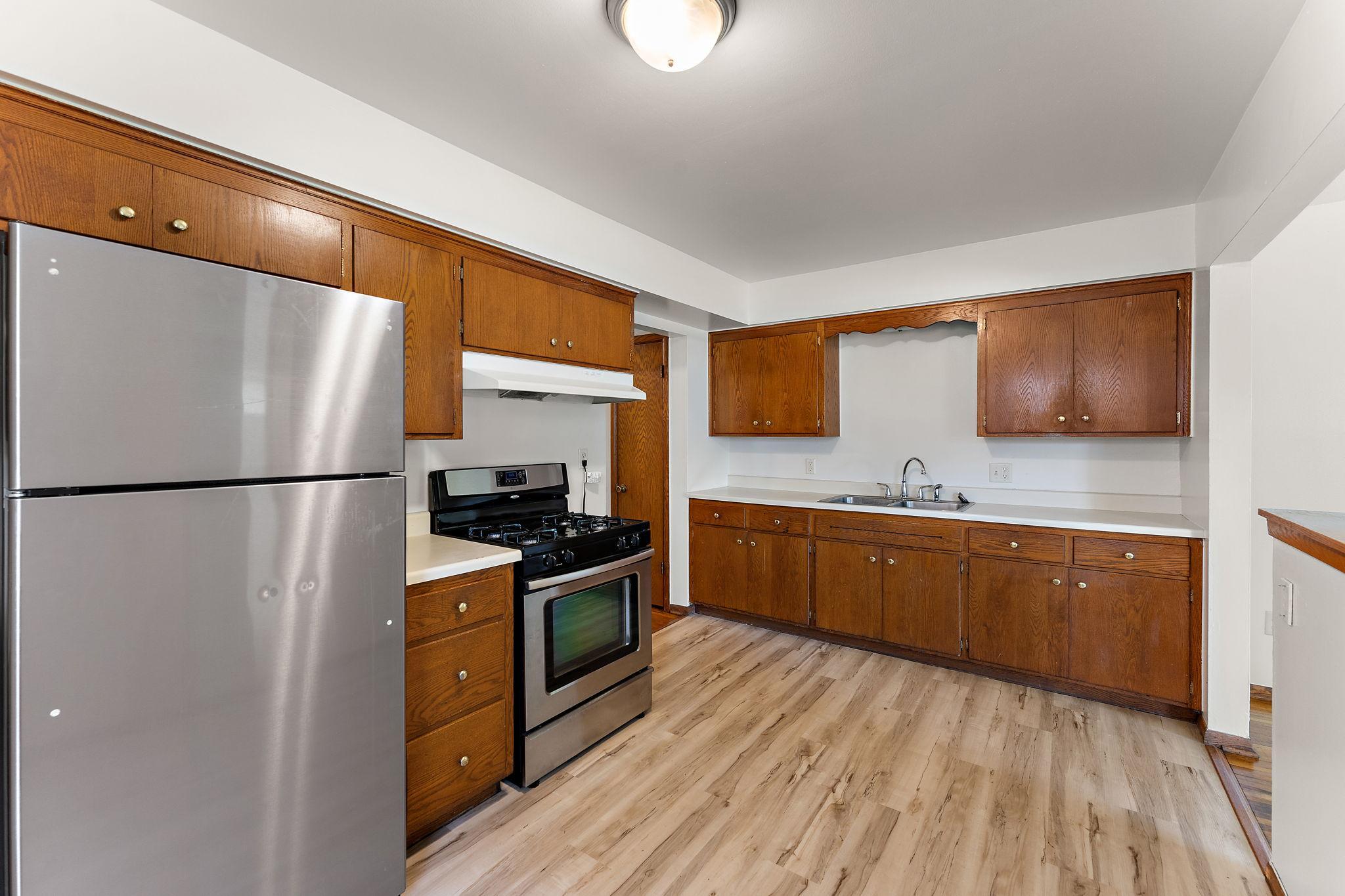 4028 kitchen.3.jpg