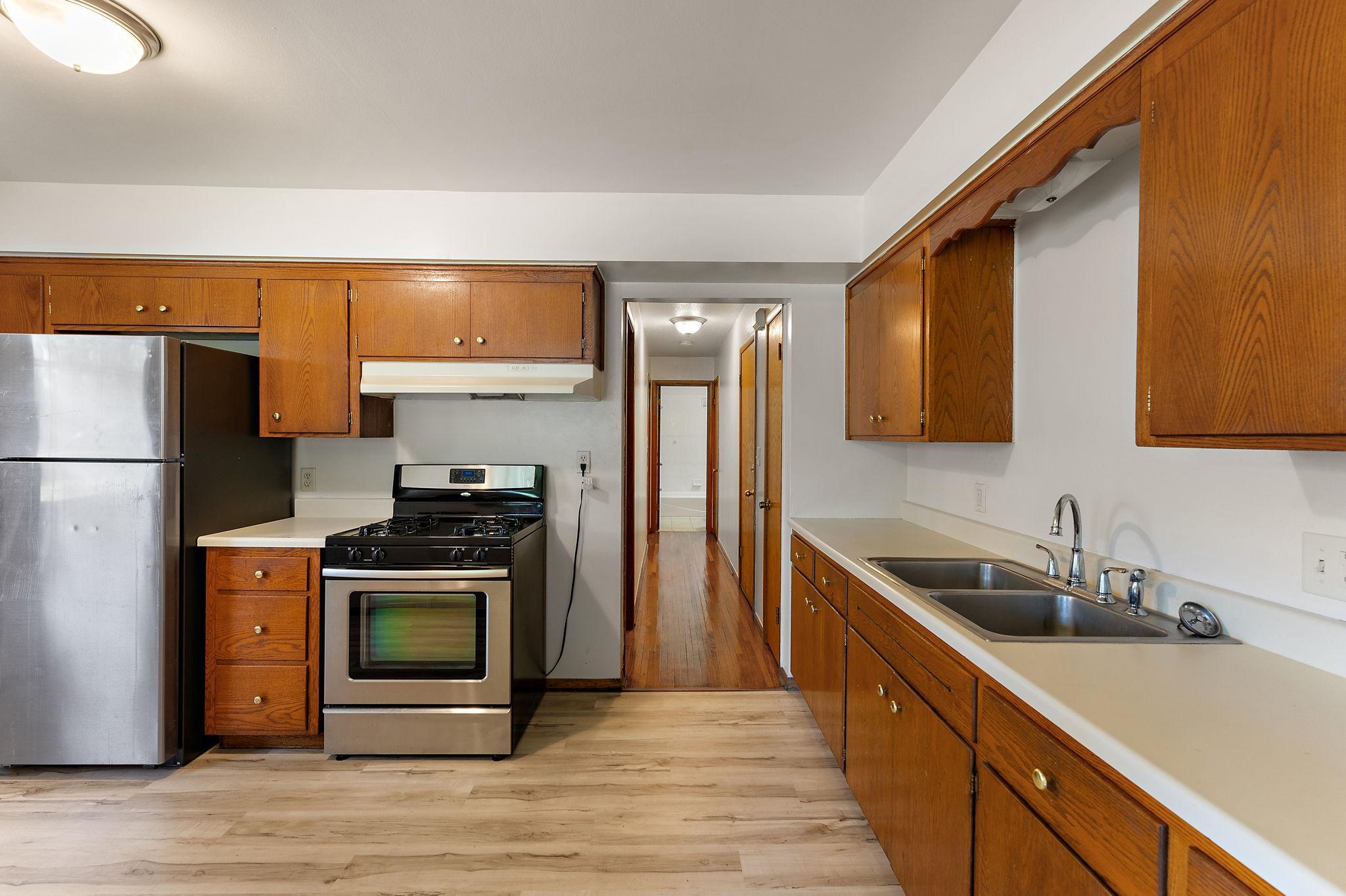 4028 kitchen.1.jpg