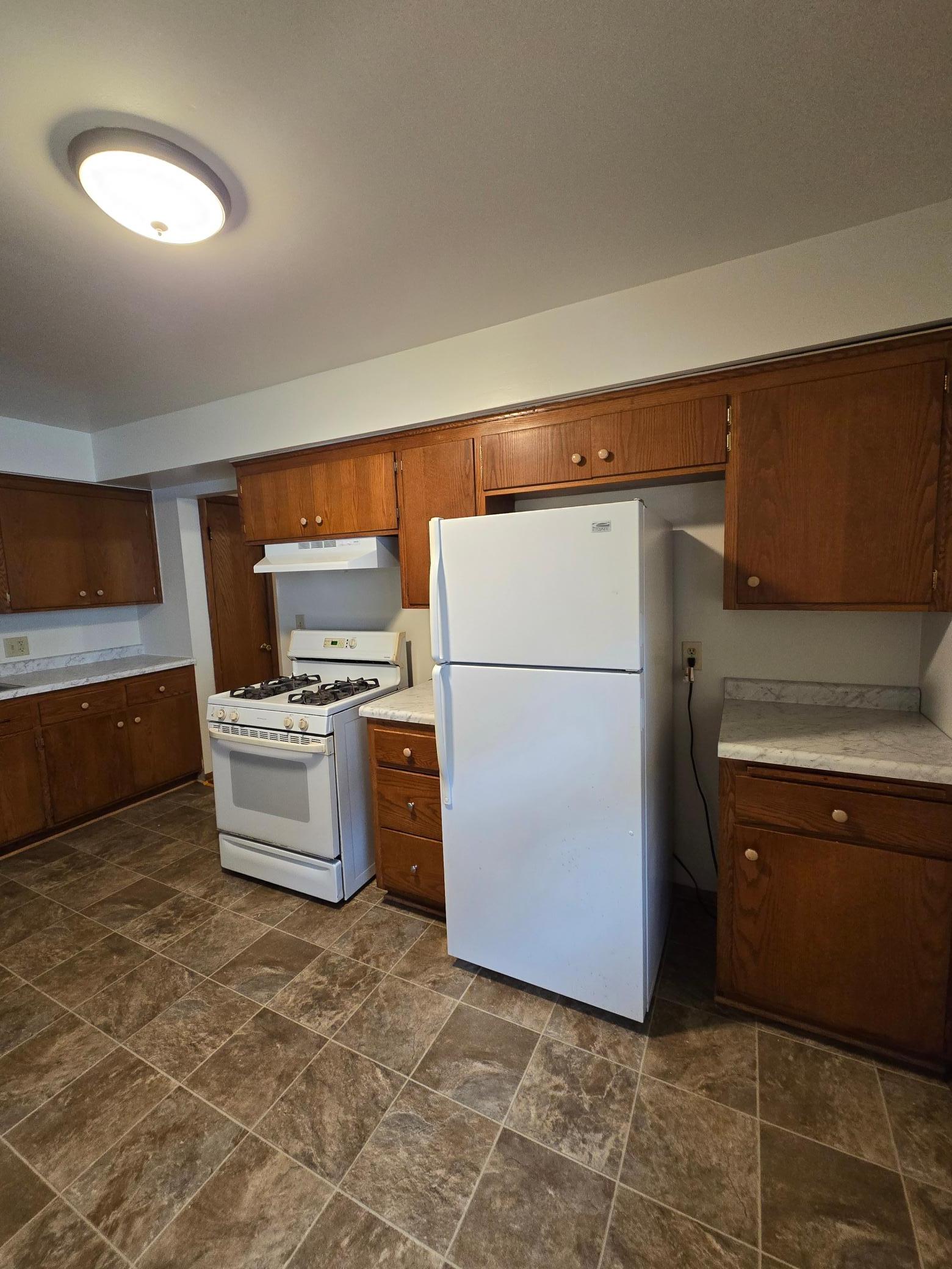 4030 kitchen.1.jpg