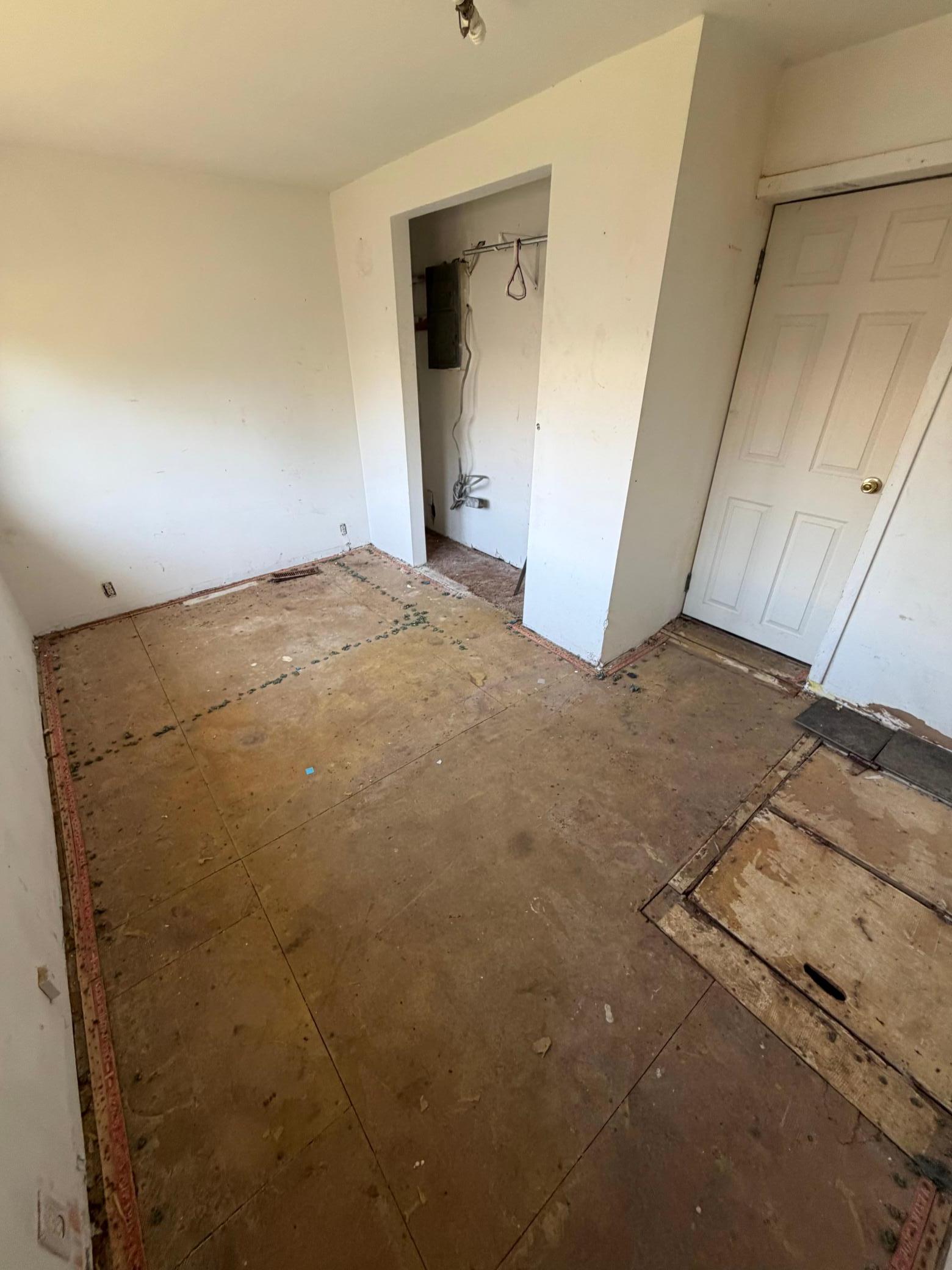 7 Primary bedroom.jpg